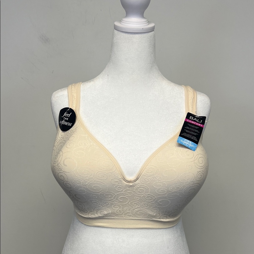 Bali Women’s Seamless Wireless Lace-Textured Bra - Cream 40DD / 40E NWT